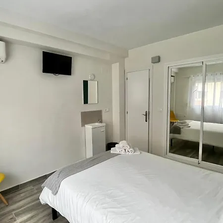 Click & Pensjonat 2*